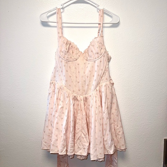 Windsor Blush Floral Milkmaid Dress - Picture 7 of 10